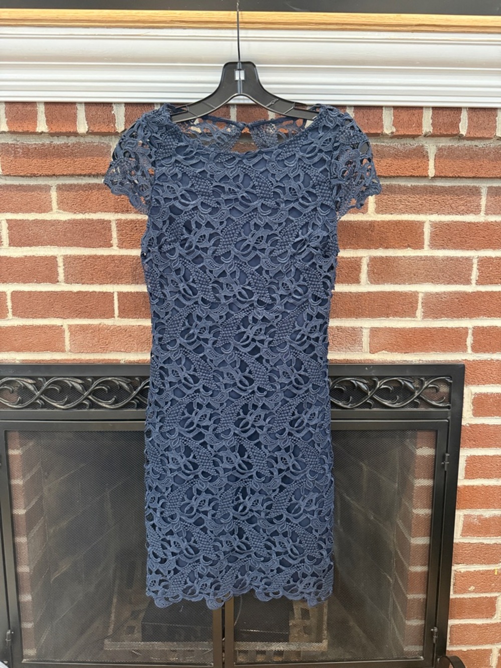 Alice + Olivia Navy Lace Short-Sleeve Sheath Dress